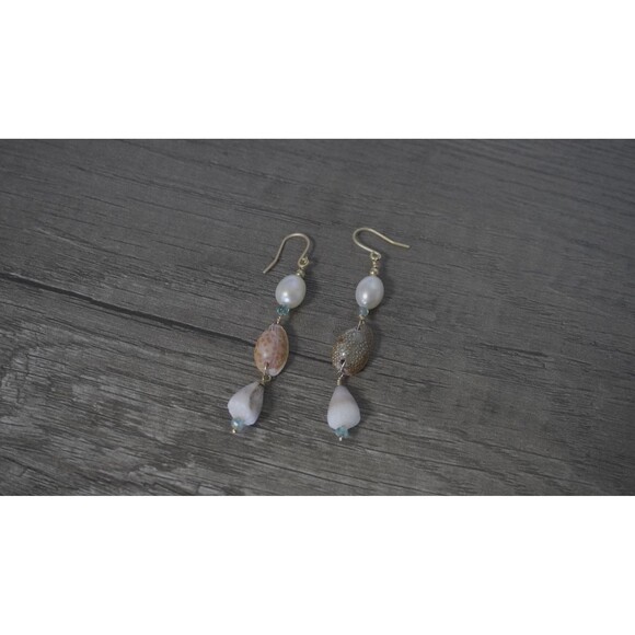 Cowrie Shell Earrings - Picture 5 of 6